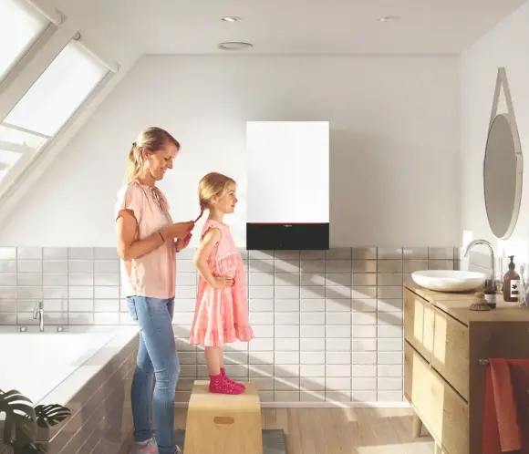 Heiztherme im kleinen Badzimmer