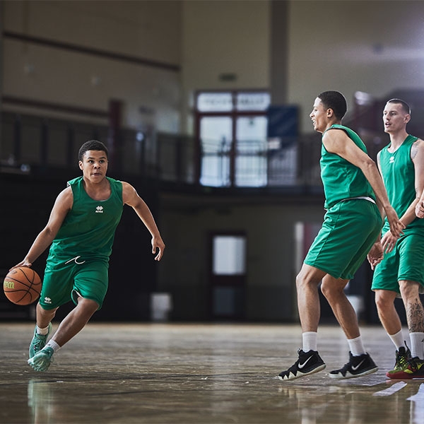 Basketballspieler der EPG Guardians