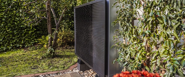 W&auml;rmepumpe am Haus von Familie Elsenberger