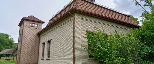 Das Wasserkraftwerk in Nauroth von au&szlig;en