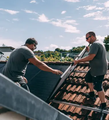 Installation PV-Module auf einem Dach