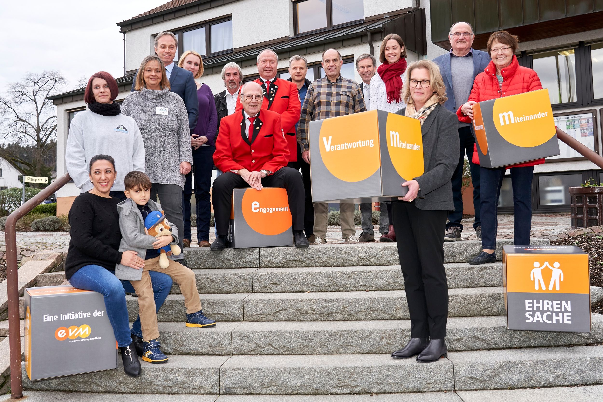 Geld aus dem Spendenprogramm „evm-Ehrensache“ geht an sieben Vereine aus der Verbandsgemeinde Ransbach-Baumbach Geld aus dem Spendenprogramm „evm-Ehrensache“ geht an sieben Vereine aus der Verbandsgemeinde Ransbach-Baumbach