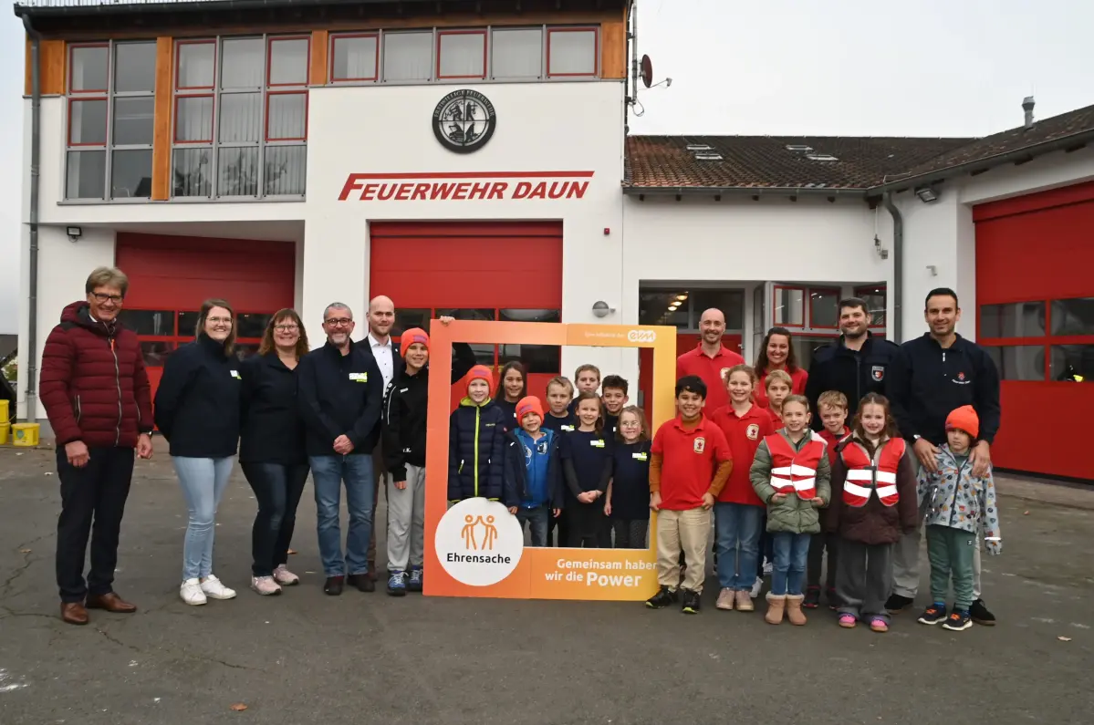 Übergabe Spende evm Feuerwehr Daun