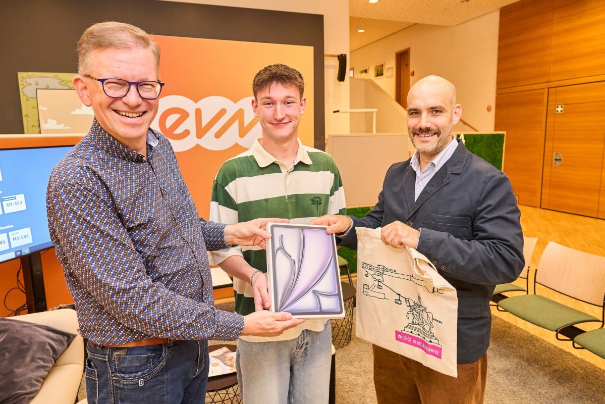Übergabe iPad im evm Kundenzentrum Koblenz Übergabe iPad im evm Kundenzentrum Koblenz