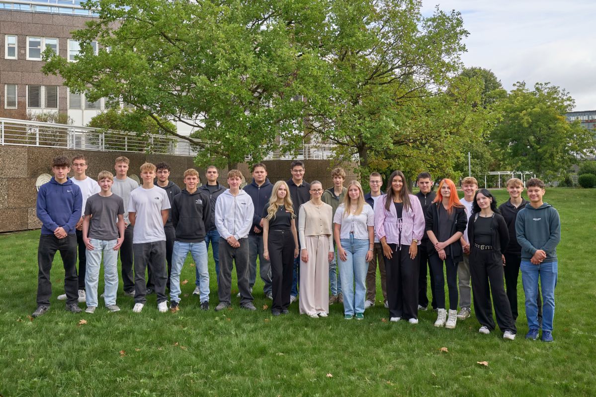 evm-Azubis 2026 23 neue Auszubildende und eine dual Studierende haben ihre Ausbildung beziehungsweise ihr duales Studium bei der evm-Gruppe begonnen.