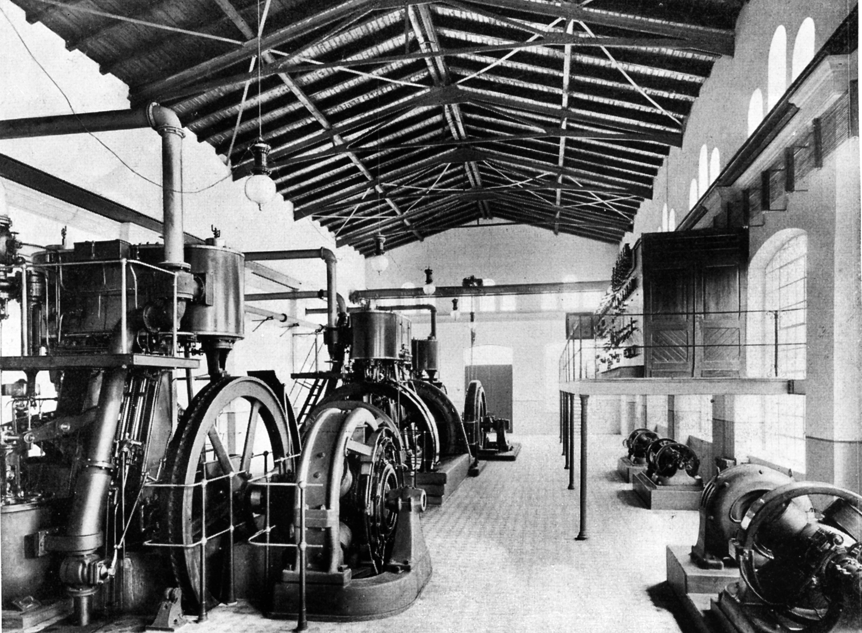 Historische Aufnahme des Maschinenhauses des Elektrizitätswerks der damaligen KEVAG in Koblenz, in Betrieb genommen 1898 zur Stromerzeugung für Stadt und Straßenbahn.