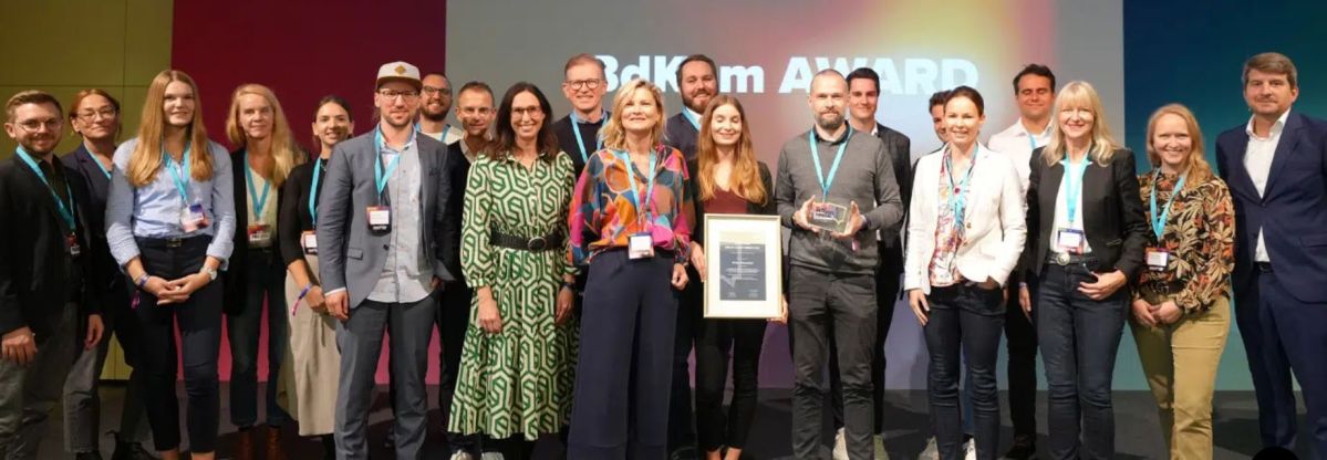 Die Preisträger des BdKom-Awards bei der Überreichung in Berlin. Die Preisträger des BdKom-Awards bei der Überreichung in Berlin.