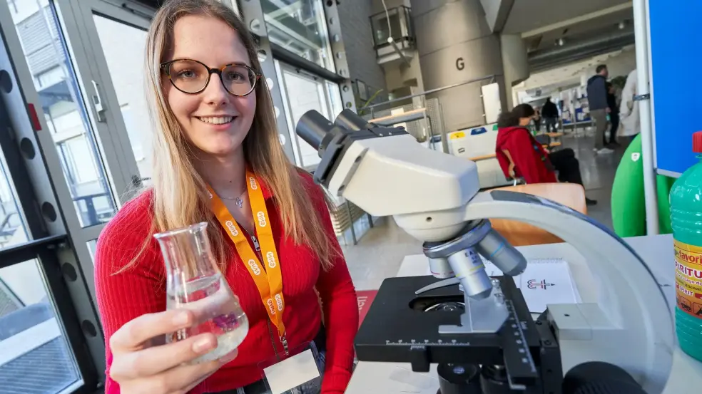 Jugend Forscht Koblenz Leonie Alt bei Jugend Forscht Koblenz