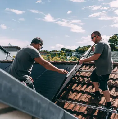 Installation PV-Module auf einem Dach