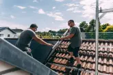 Einbau PV-Anlage evm Installation PV-Module auf einem Dach