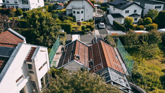 Einbau Wärmepumpe und PV Kunde Suwelack Installation PV-Anlage auf einem Einfamilienhaus