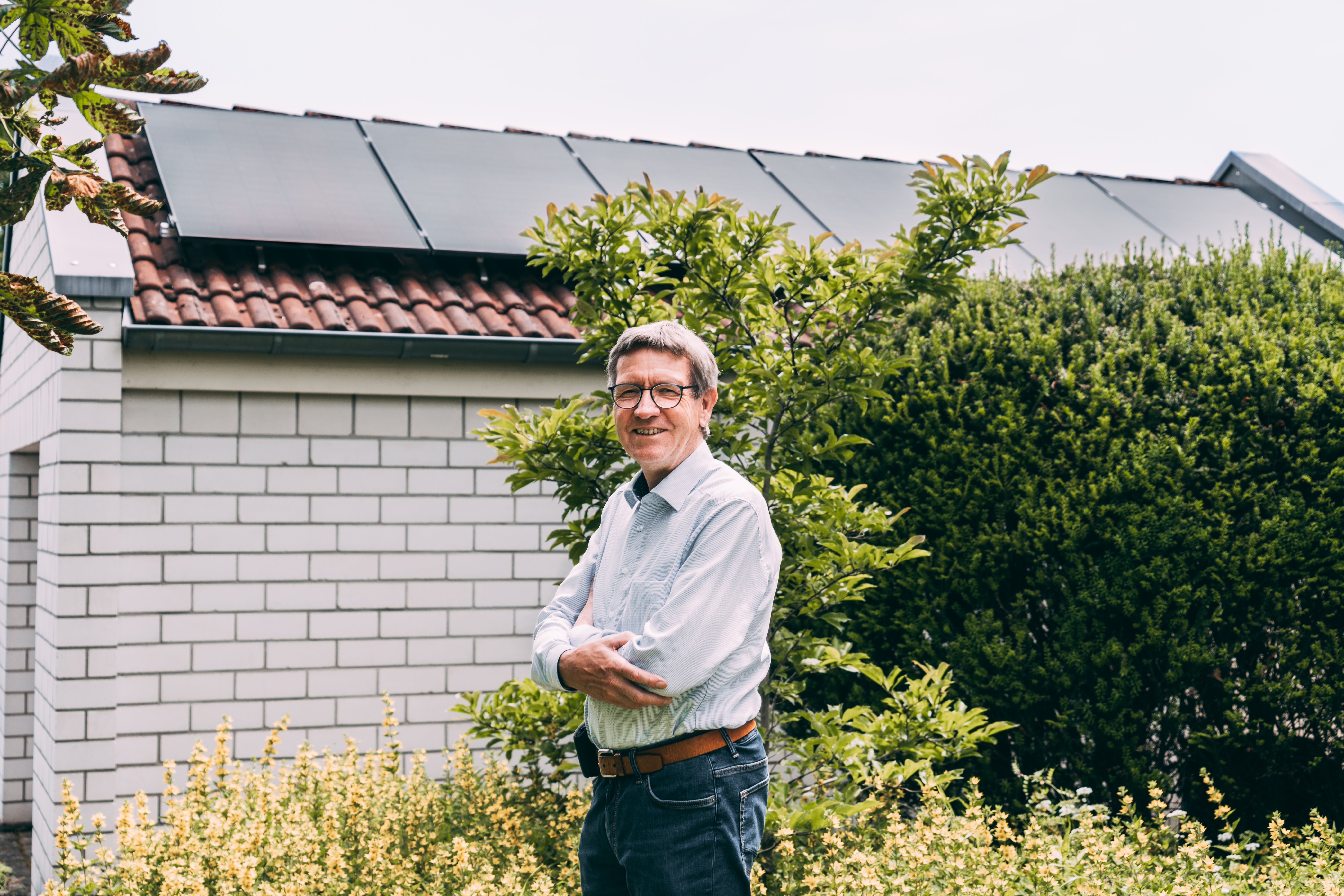 Prosper Suwelack vor seinem Haus