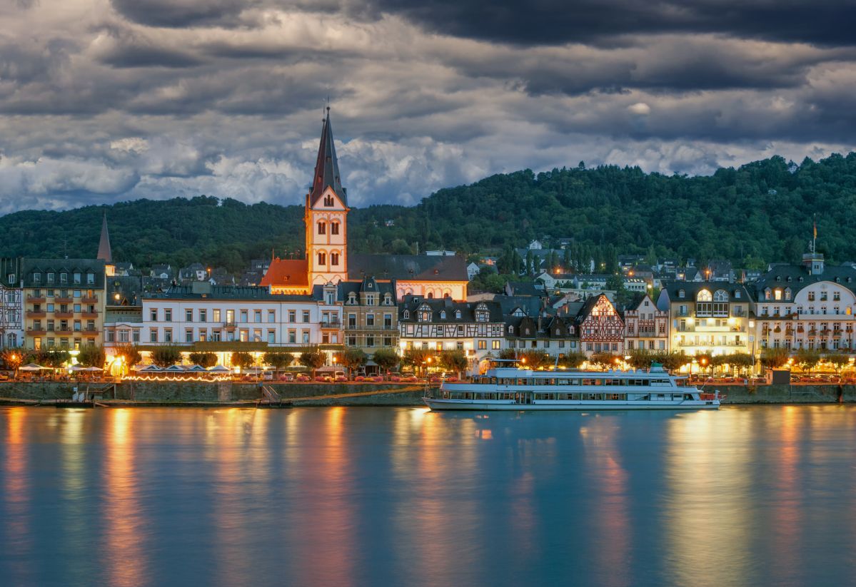 Abend im bekannten Weinort Boppard am Rhein,Mittelrheintal,Deutschland Abend im bekannten Weinort Boppard am Rhein,Mittelrheintal,Deutschland