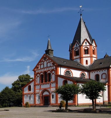 stadtpfarrkirche und rathaus in sinzig stadtpfarrkirche und rathaus in sinzig