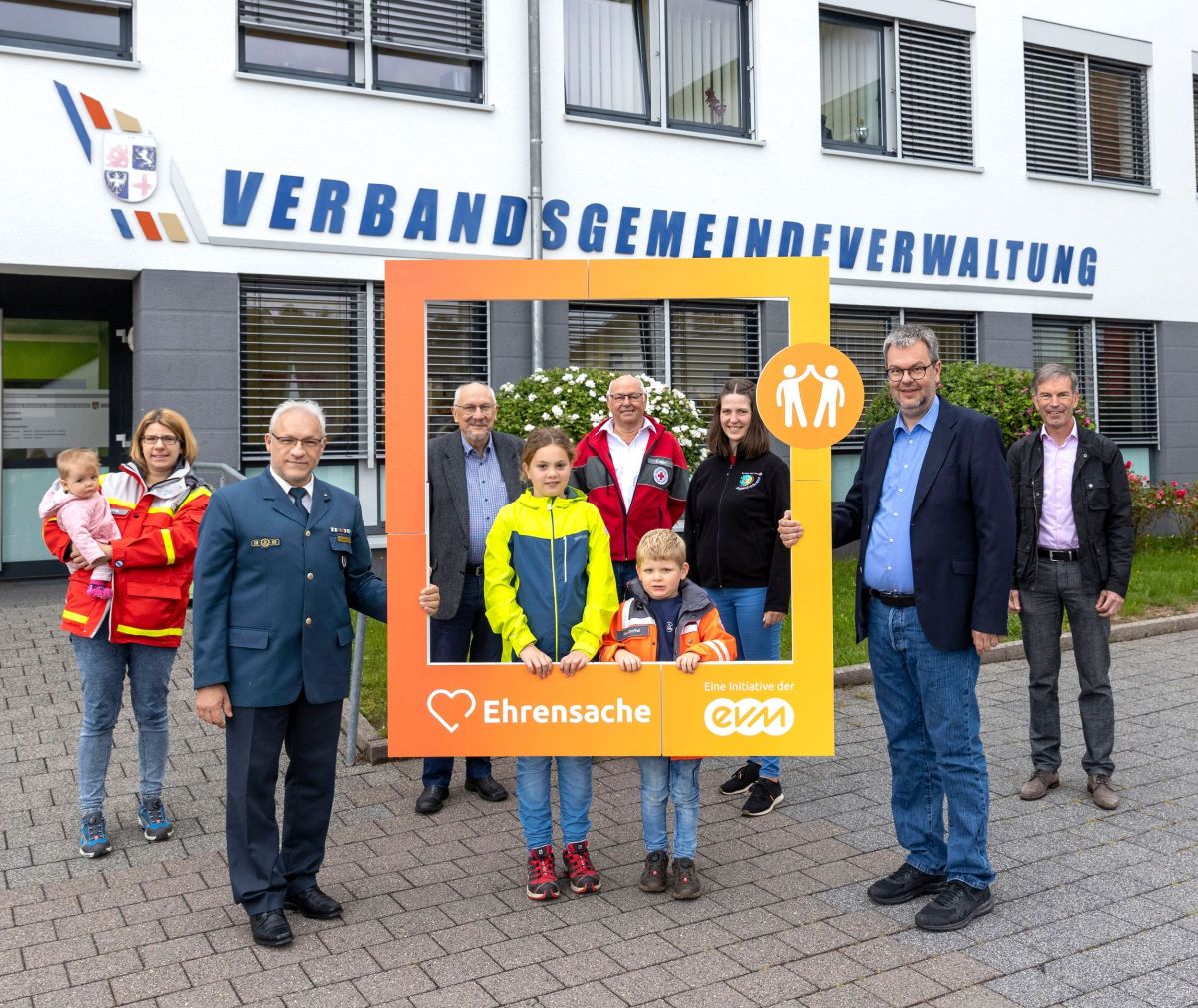 Spendenübergabe an DRK und THW