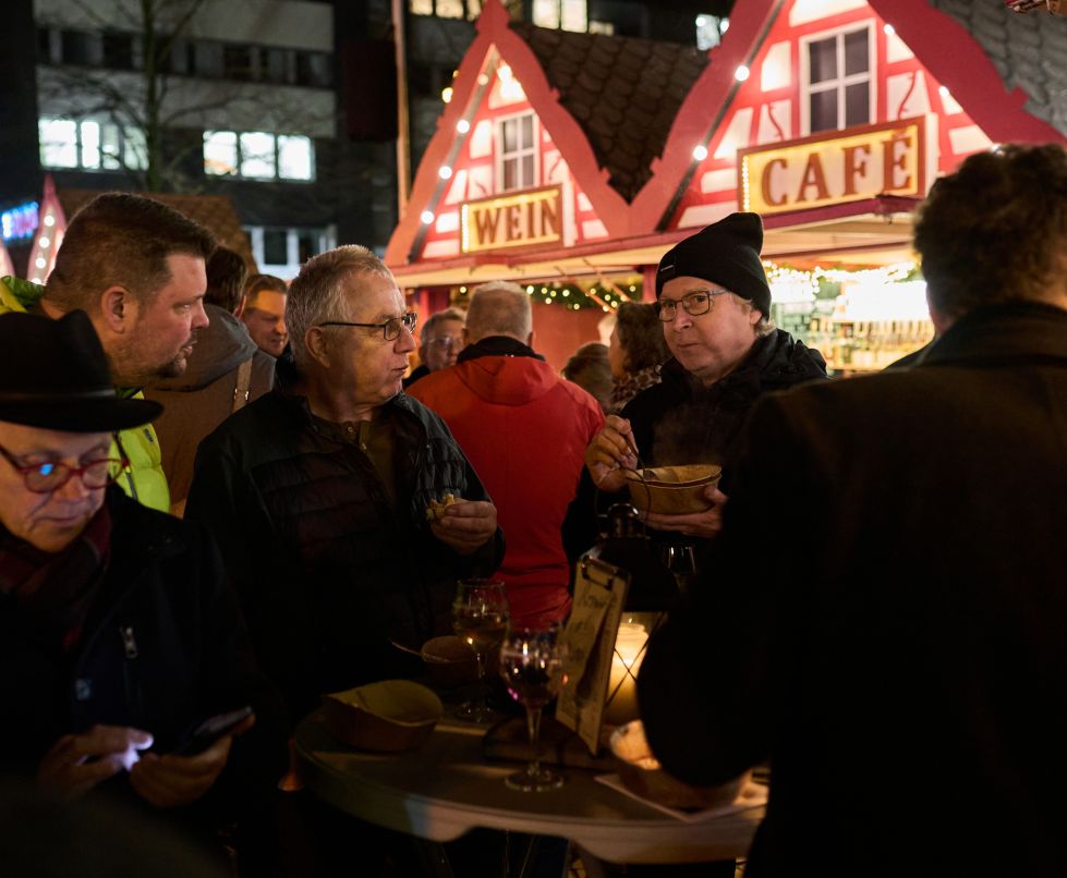 Gruppenfoto auf dem Weihnachtsmarkt