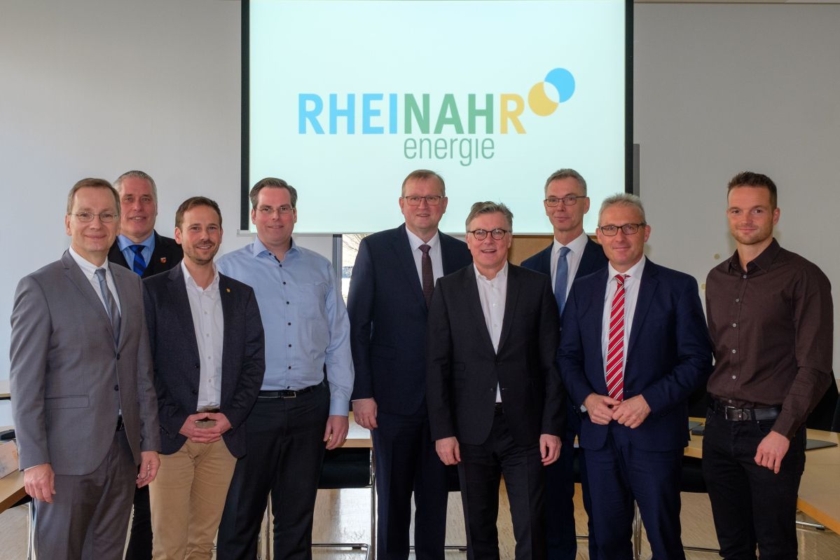 Partnerschaft besiegelt Vertragsunterzeichnung Rhein-Ahr-Energie
