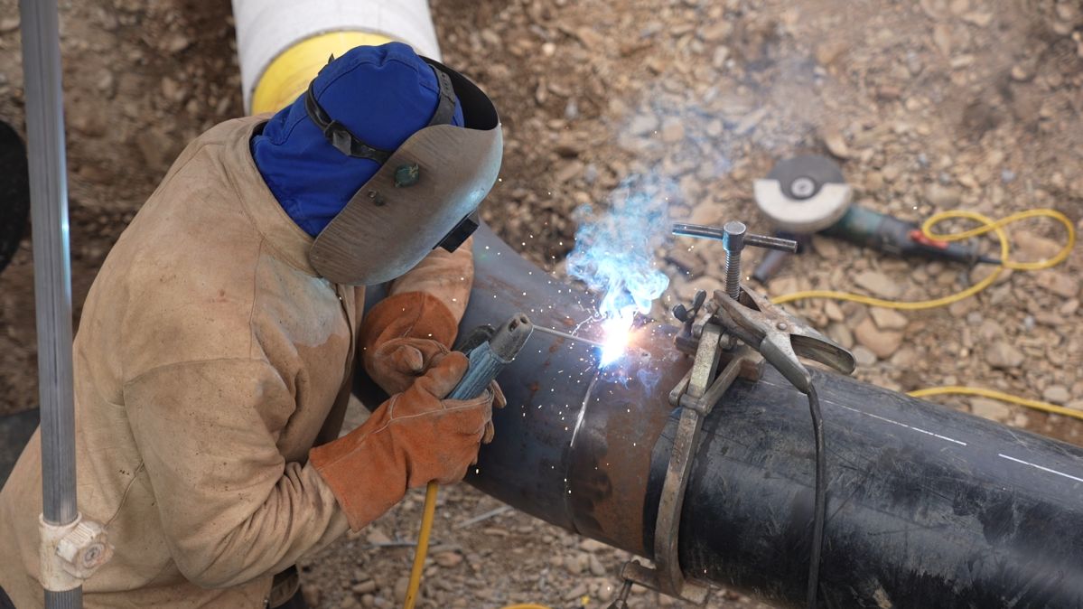 Schweißarbeiten an Erdgasleitung