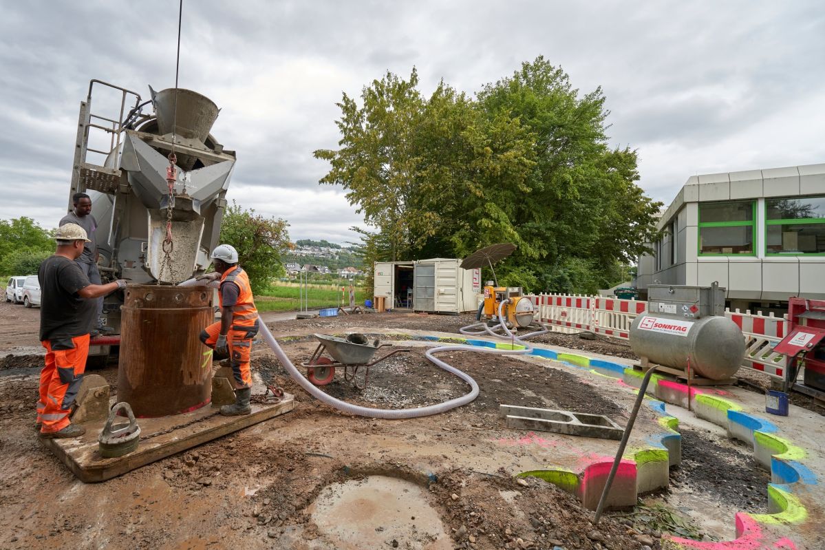 Bau einer Wassertransportleitung Bau einer Wassertransportleitung