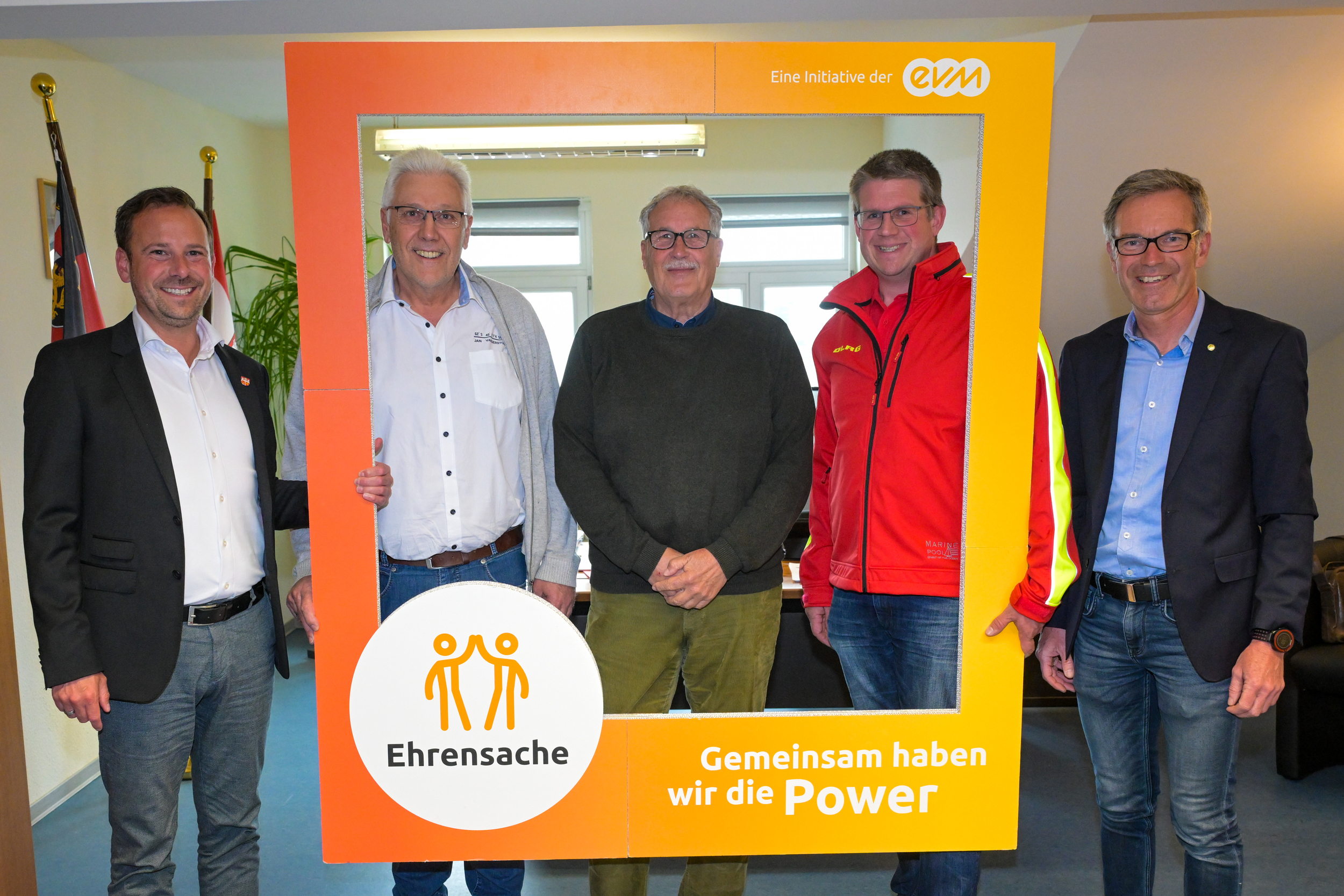 Übergabe Spende evm an DLRG und KG Narrenzunft