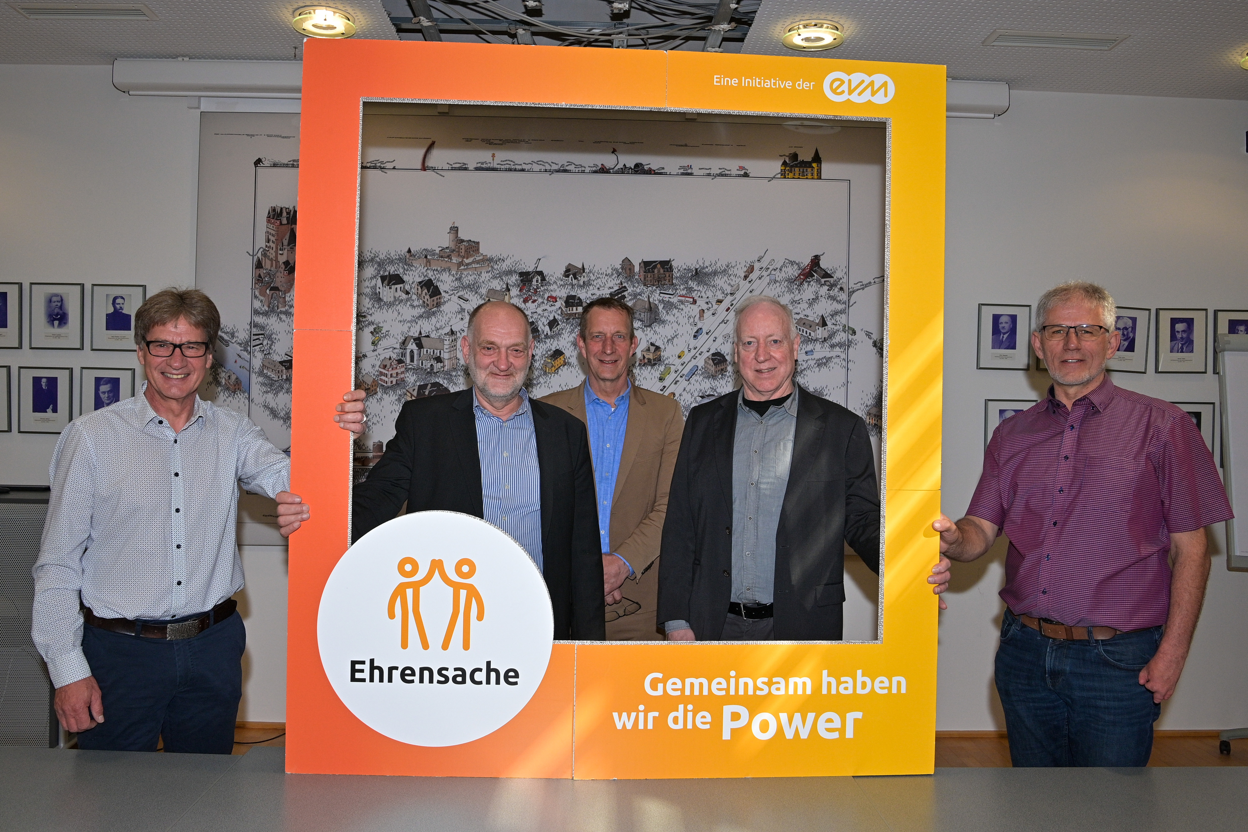 Übergabe Spende evm Ehrensache