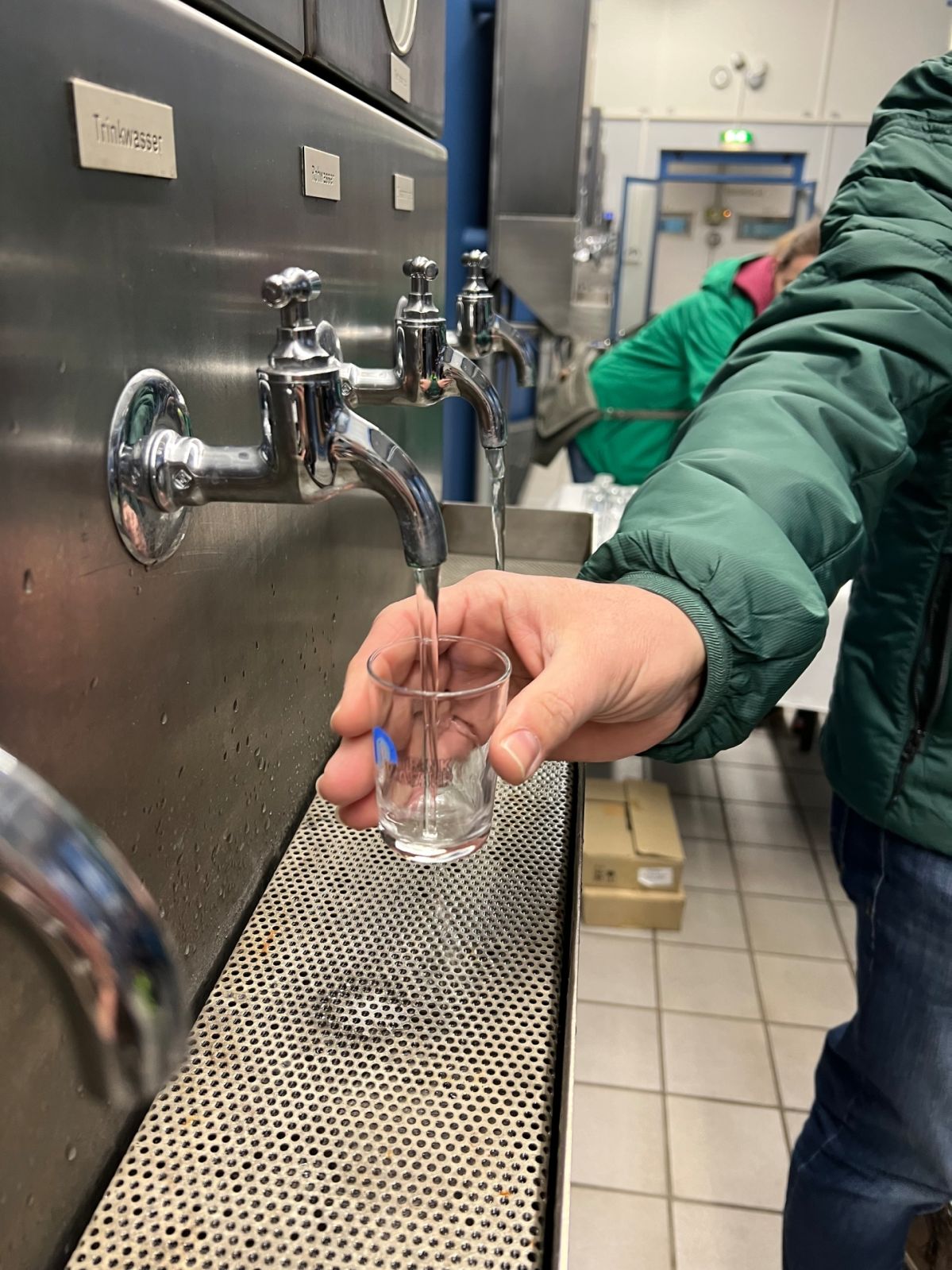 Chlorgeruch beim Trinkwasser Trinkwasser im Wasserwerk Koblenz