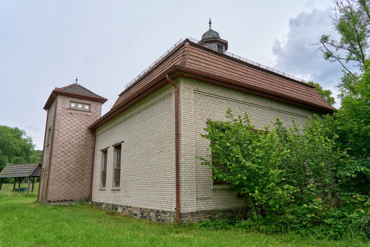 Das Wasserkraftwerk in Nauroth von außen